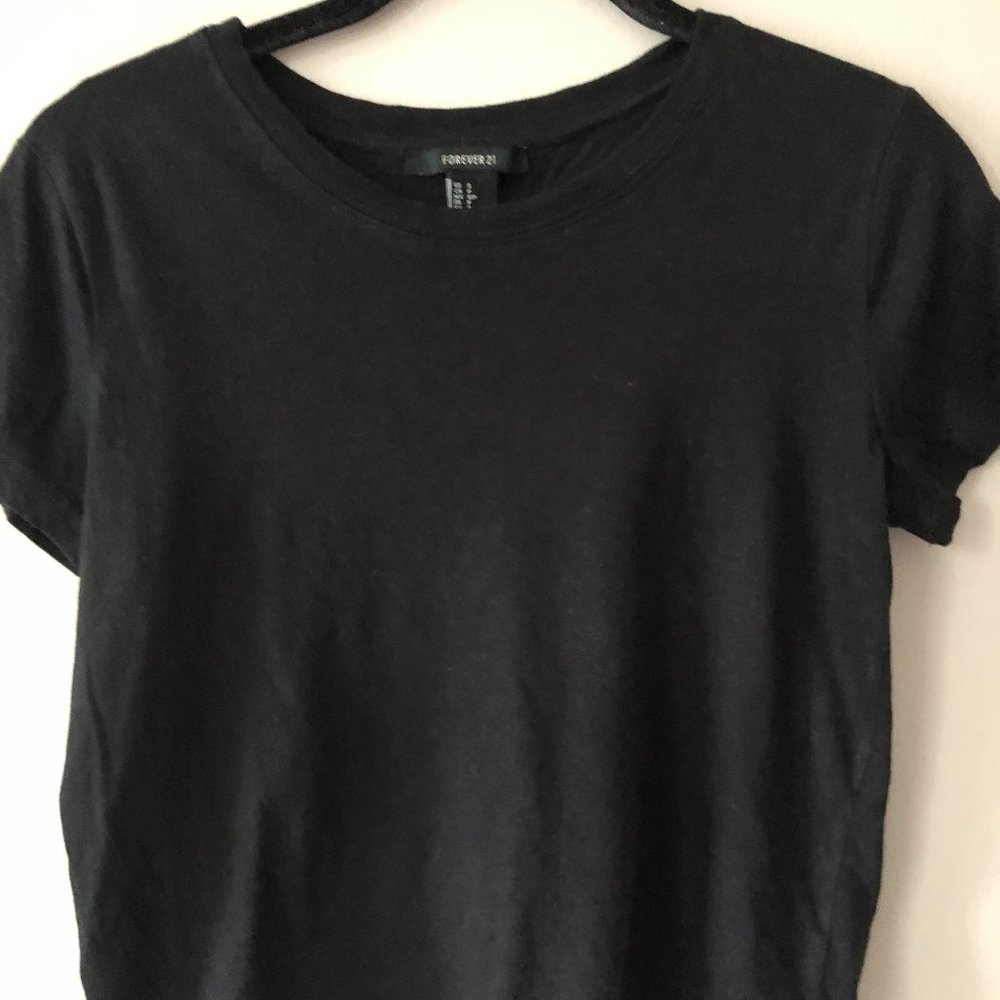 Black Forever 21 baby tee